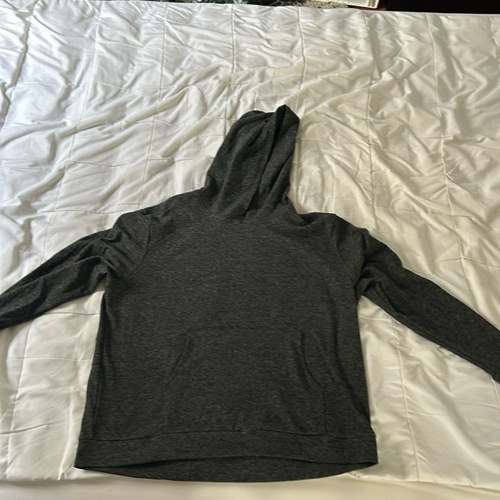 Basics essential hoodie